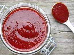 Ketchup Maison Évitez les trucs en bouteille et apprenez à faire du ketchup à la maison. Cette recette la mieux notée est appréciée par la communauté pour plusieurs raisons : elle est incroyablement facile (grâce à votre fidèle mijoteuse), elle est préparée avec des aliments de base que vous avez probablement déjà sous la main, et elle est absolument délicieuse.