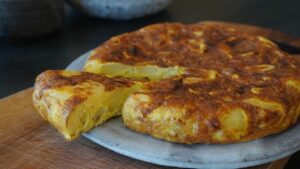 Un repas de pomme de terre savoureux simple facile à faire avec seulement 3 ingrédients.