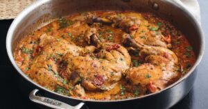 Un dîner rapide sans chichi et sans tracas! Recette de dîner de cuisses de poulet délicieuse, facile et rapide en seulement 30 minutes